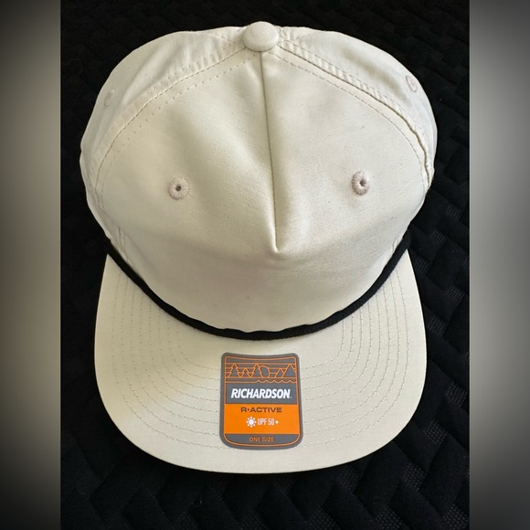 Richardson adjustable active hat, ivory - brand new, with tag - Picture 1 of 4